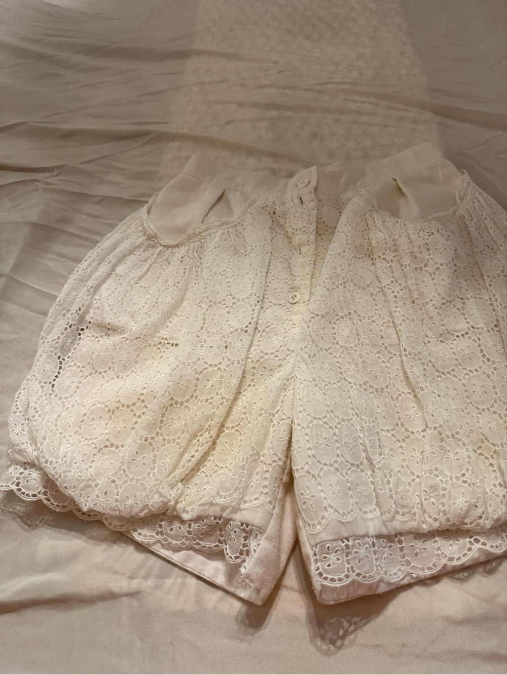 High-Waist Cream Lace Shorts with Scalloped Hem